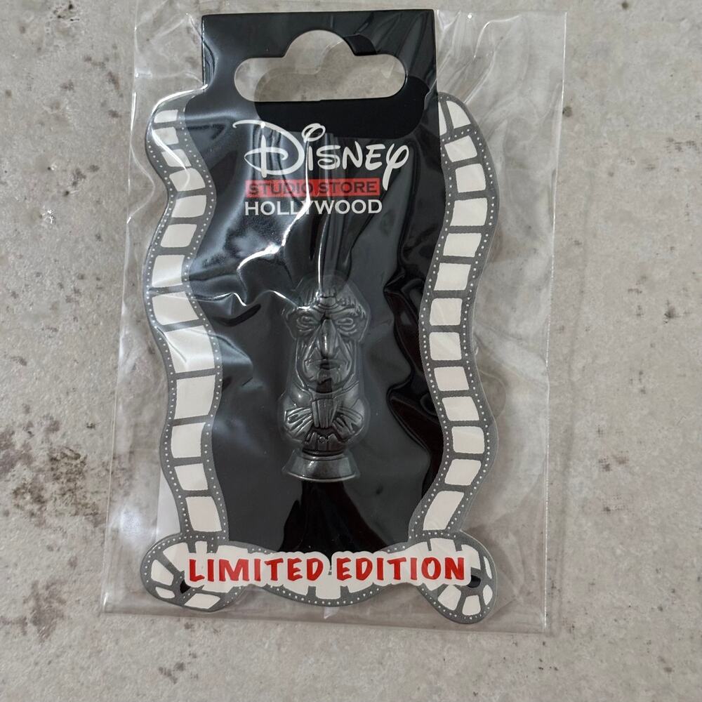 Disney Studio Store Hollywood DSSH Haunted Mansion Movie Bust LE 400 Pin